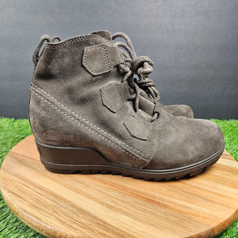 Sorel Evie Boots Women's 8 Gray Suede Hidden Wedge Lace Up Lug Ankle Booties